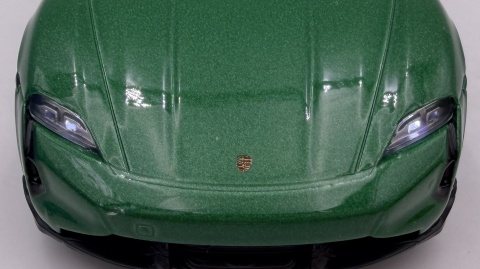 Porsche Taycan Turbo S Cross z napędem światło dźwięk METAL 1:36 MSZ 68747