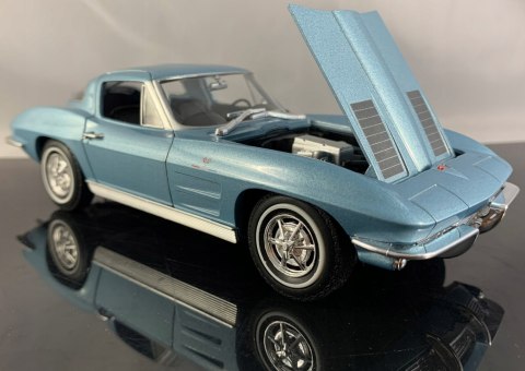 Chevrolet CORVETTE 1963 model 24073 Welly 1:24 Chevrolet CORVETTE 1963 model 24073 Welly 1:24
