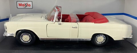 Mercedes 280 SE Cabrio '67 1:18 model Maisto 31811 Mercedes 280 SE Cabrio '67 1:18 model Maisto 31811