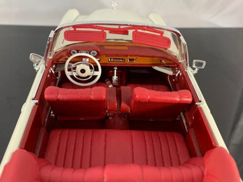 Mercedes 280 SE Cabrio '67 1:18 model Maisto 31811 Mercedes 280 SE Cabrio '67 1:18 model Maisto 31811