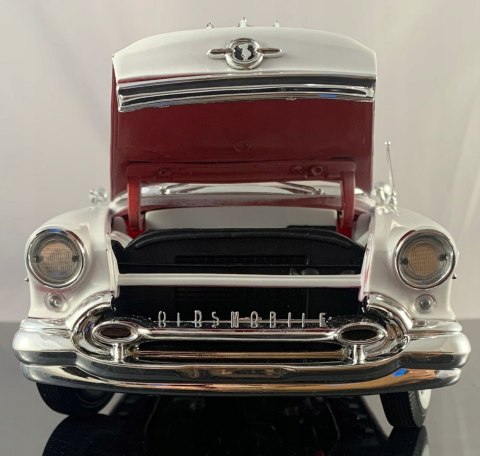 OLDSMOBILE Super 88 1955 1:18 model metal WELLY OLDSMOBILE Super 88 1955 1:18 model metal WELLY