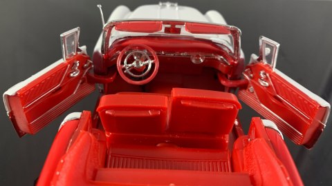 1955 OLDSMOBILE SUPER 88 MODEL METAL WELLY 1:24 1955 OLDSMOBILE SUPER 88 MODEL METAL WELLY 1:24