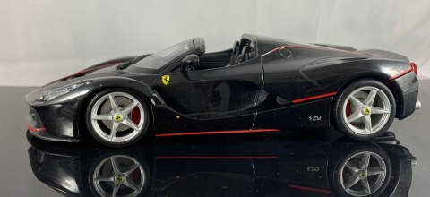 FERRARI LaFerrari Aperta black model Bburago 26022 FERRARI LaFerrari Aperta black model Bburago 26022