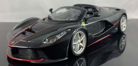 FERRARI LaFerrari Aperta black model Bburago 26022 FERRARI LaFerrari Aperta black model Bburago 26022