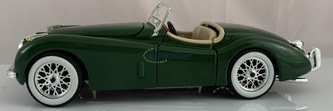 JAGUAR XK 120 roadster 1951 green Bburago 22018 JAGUAR XK 120 roadster 1951 green Bburago 22018