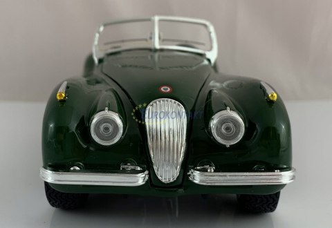 JAGUAR XK 120 roadster 1951 green Bburago 22018 JAGUAR XK 120 roadster 1951 green Bburago 22018