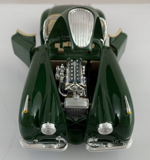 JAGUAR XK 120 roadster 1951 green Bburago 22018 JAGUAR XK 120 roadster 1951 green Bburago 22018