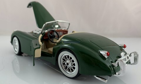 JAGUAR XK 120 roadster 1951 green Bburago 22018 JAGUAR XK 120 roadster 1951 green Bburago 22018