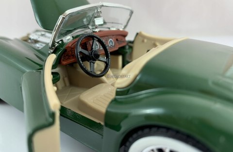 JAGUAR XK 120 roadster 1951 green Bburago 22018 JAGUAR XK 120 roadster 1951 green Bburago 22018