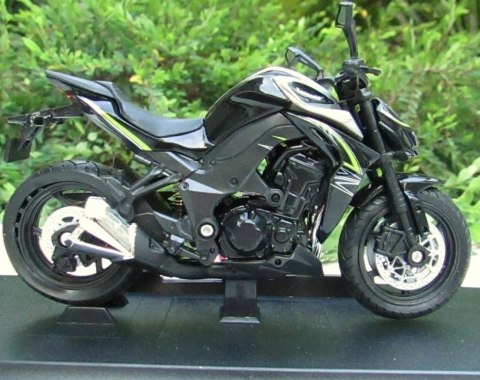KAWASAKI Z1000 R Edition 2017 model 1:18 Welly KAWASAKI Z1000 R Edition 2017 model 1:18 Welly