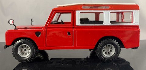 Land Rover series II 1:24 model Bburago 22063 Land Rover series II 1:24 model Bburago 22063