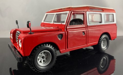 Land Rover series II 1:24 model Bburago 22063 Land Rover series II 1:24 model Bburago 22063