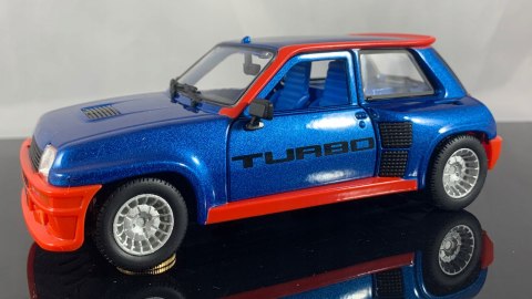 Renault 5 Turbo blue-red model Bburago 21088 Renault 5 Turbo blue-red model Bburago 21088