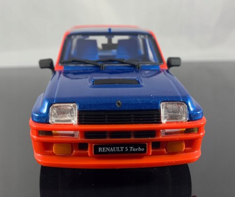 Renault 5 Turbo blue-red model Bburago 21088 Renault 5 Turbo blue-red model Bburago 21088