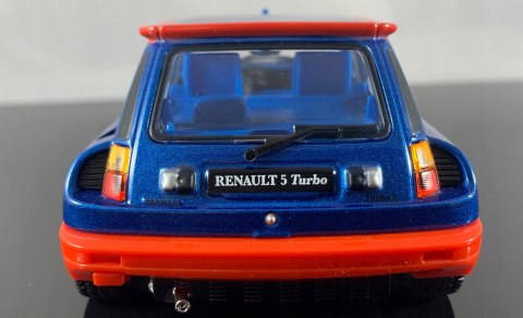 Renault 5 Turbo blue-red model Bburago 21088 Renault 5 Turbo blue-red model Bburago 21088