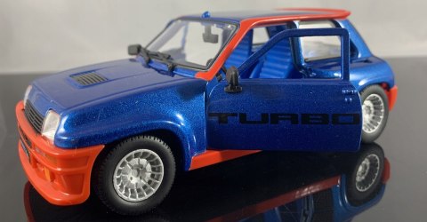 Renault 5 Turbo blue-red model Bburago 21088 Renault 5 Turbo blue-red model Bburago 21088