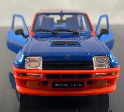 Renault 5 Turbo blue-red model Bburago 21088 Renault 5 Turbo blue-red model Bburago 21088