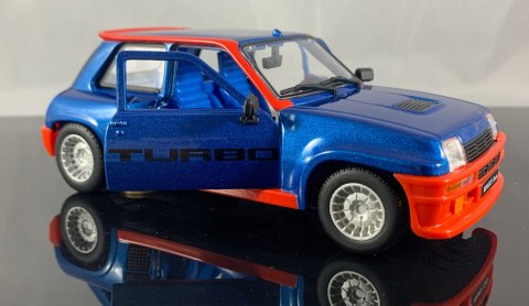 Renault 5 Turbo blue-red model Bburago 21088 Renault 5 Turbo blue-red model Bburago 21088