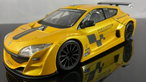 Renault Megane Trophy yellow model Bburago 22115 Renault Megane Trophy yellow model Bburago 22115