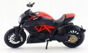 DUCATI Diavel carbon podstawka model 1:18 Maisto