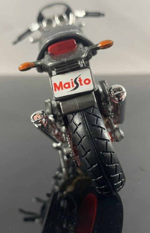 DUCATI Monster S4 na podstawce model 1:18 Maisto DUCATI Monster S4 na podstawce model 1:18 Maisto