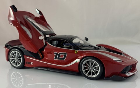 FERRARI FXX K #10 red model Bburago 26301 1:24 FERRARI FXX K #10 red model Bburago 26301 1:24
