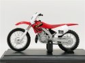 HONDA CR 250 R na podstawce model 1:18 Maisto