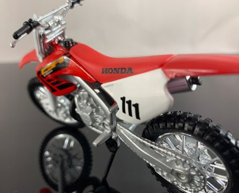 HONDA CR 250 R na podstawce model 1:18 Maisto HONDA CR 250 R na podstawce model 1:18 Maisto