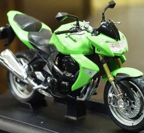 KAWASAKI Z 1000 2007 model motocykl 1:18 Welly KAWASAKI Z 1000 2007 model motocykl 1:18 Welly