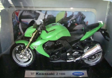 KAWASAKI Z 1000 2007 model motocykl 1:18 Welly KAWASAKI Z 1000 2007 model motocykl 1:18 Welly