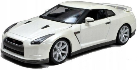 NISSAN GT-R R pearl white 1:18 model BBurago 12079