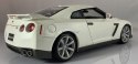 NISSAN GT-R R pearl white 1:18 model BBurago 12079