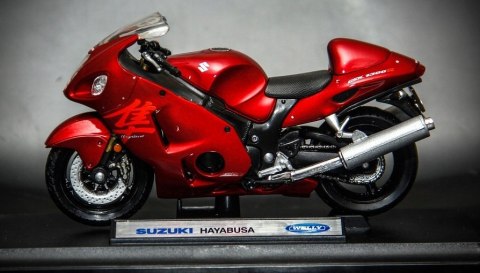 SUZUKI GSX 1300R Hayabusa motocykl 1:18 Welly SUZUKI GSX 1300R Hayabusa motocykl 1:18 Welly