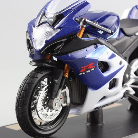 SUZUKI GSX R1000 na podstawce model 1:18 Maisto SUZUKI GSX R1000 na podstawce model 1:18 Maisto