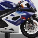 SUZUKI GSX R1000 na podstawce model 1:18 Maisto