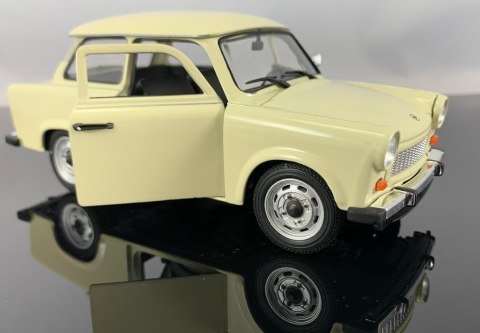 TRABANT 601 S De luxe model metal Welly 1:24 TRABANT 601 S De luxe model metal Welly 1:24