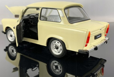 TRABANT 601 S De luxe model metal Welly 1:24 TRABANT 601 S De luxe model metal Welly 1:24