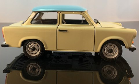 TRABANT 601 S De luxe model metal Welly 1:24 TRABANT 601 S De luxe model metal Welly 1:24
