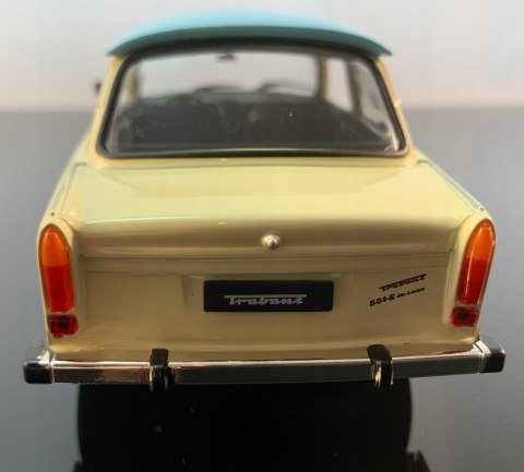 TRABANT 601 S De luxe model metal Welly 1:24 TRABANT 601 S De luxe model metal Welly 1:24