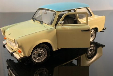TRABANT 601 S De luxe model metal Welly 1:24 TRABANT 601 S De luxe model metal Welly 1:24
